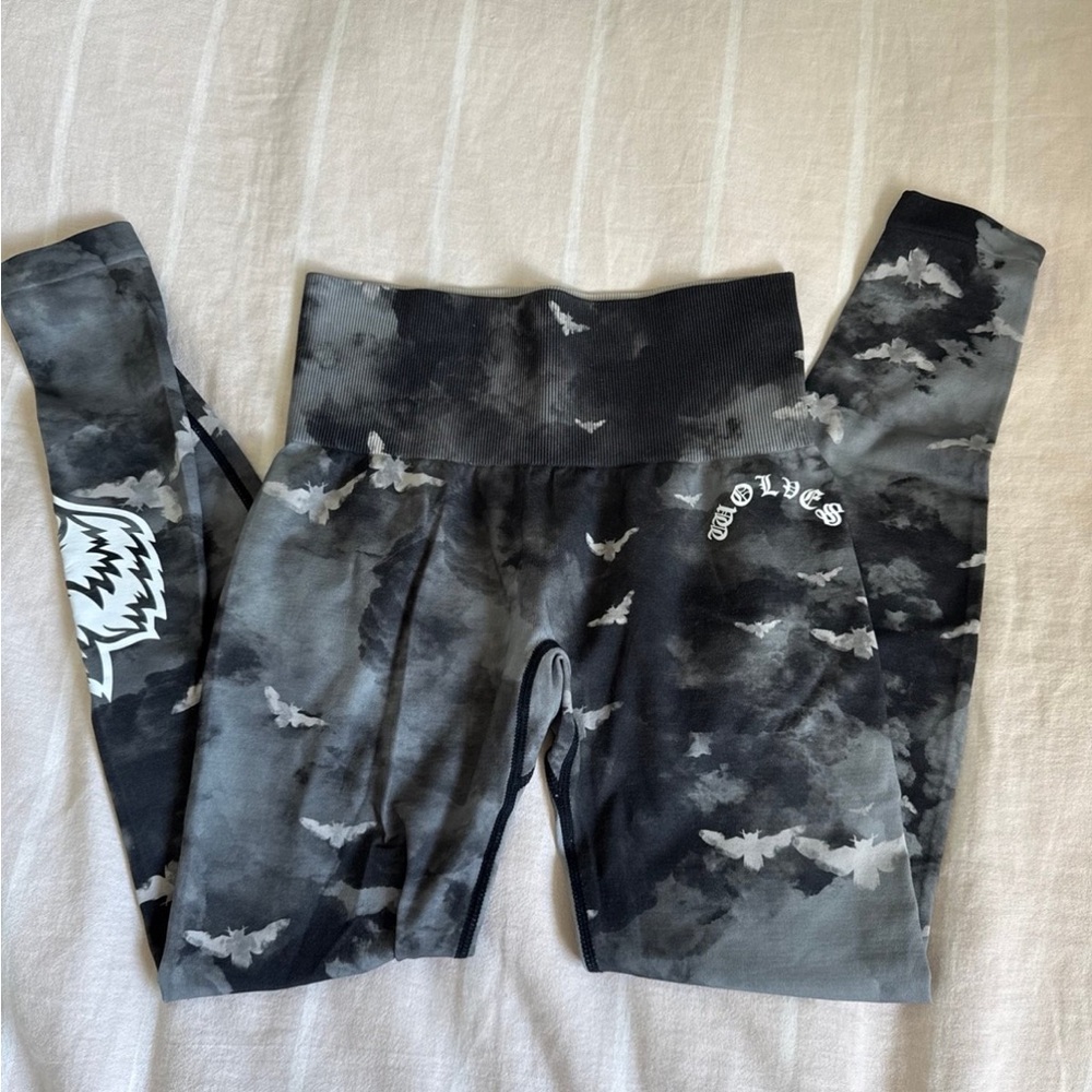 Darc Sport Gray and Black Wolves Leggings